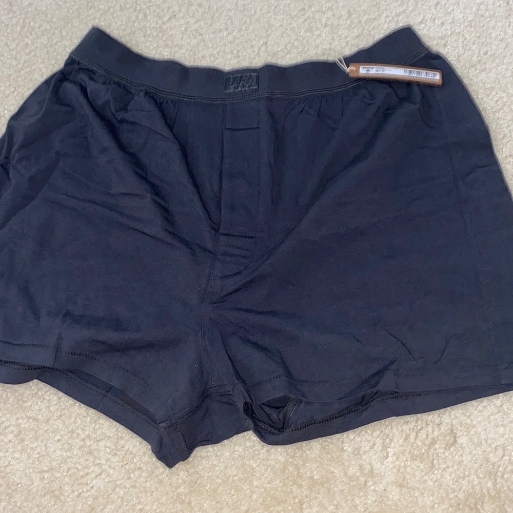 NEVER WORN WITH TAGS Skims boyfriend shorts in ash